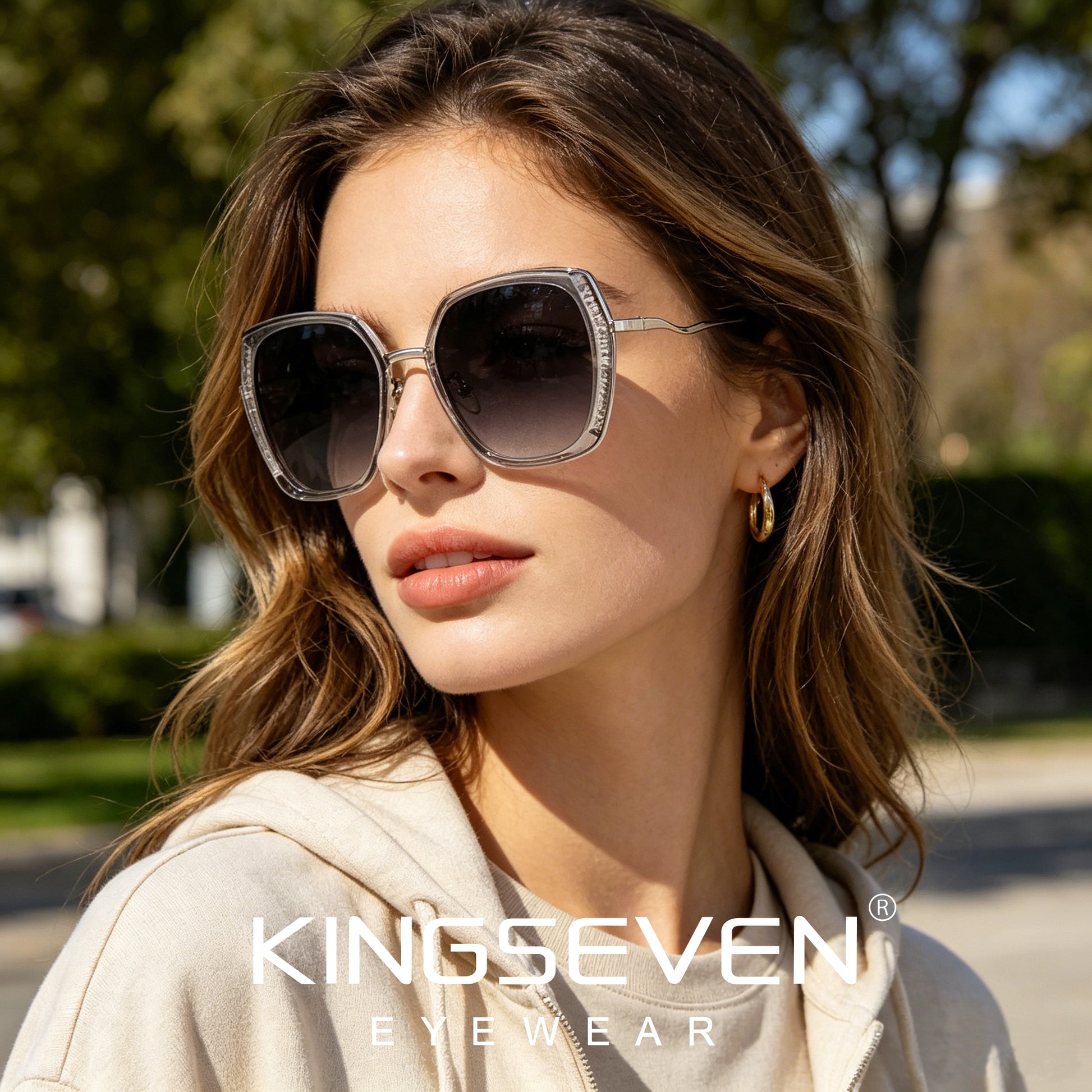Woman wearing KINGSEVEN N7832 sunglasses outdoor
