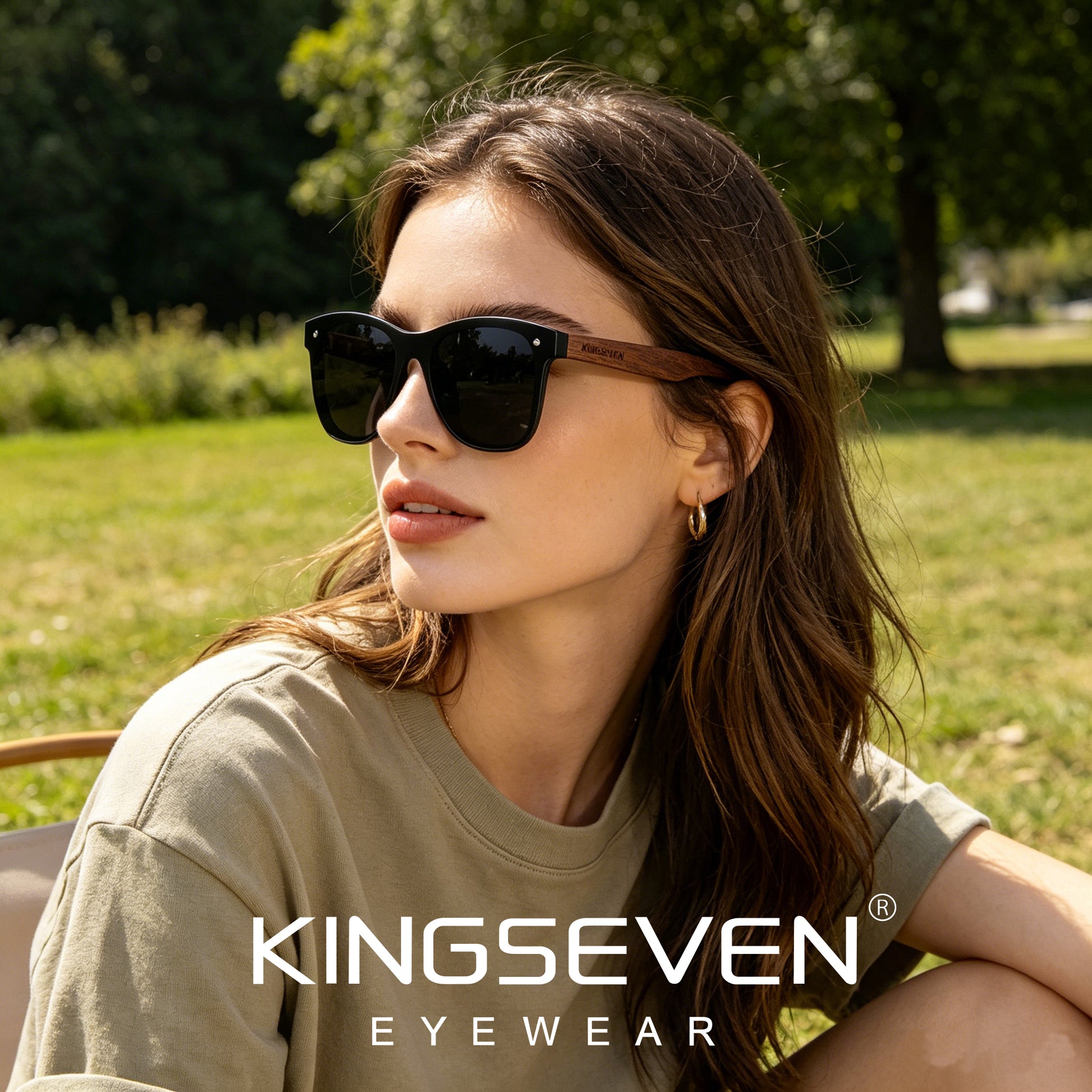 Women wearing KINGSEVEN W5504 outdoor